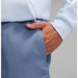 Relaxed-Fit Pull-On Short *Light Woven